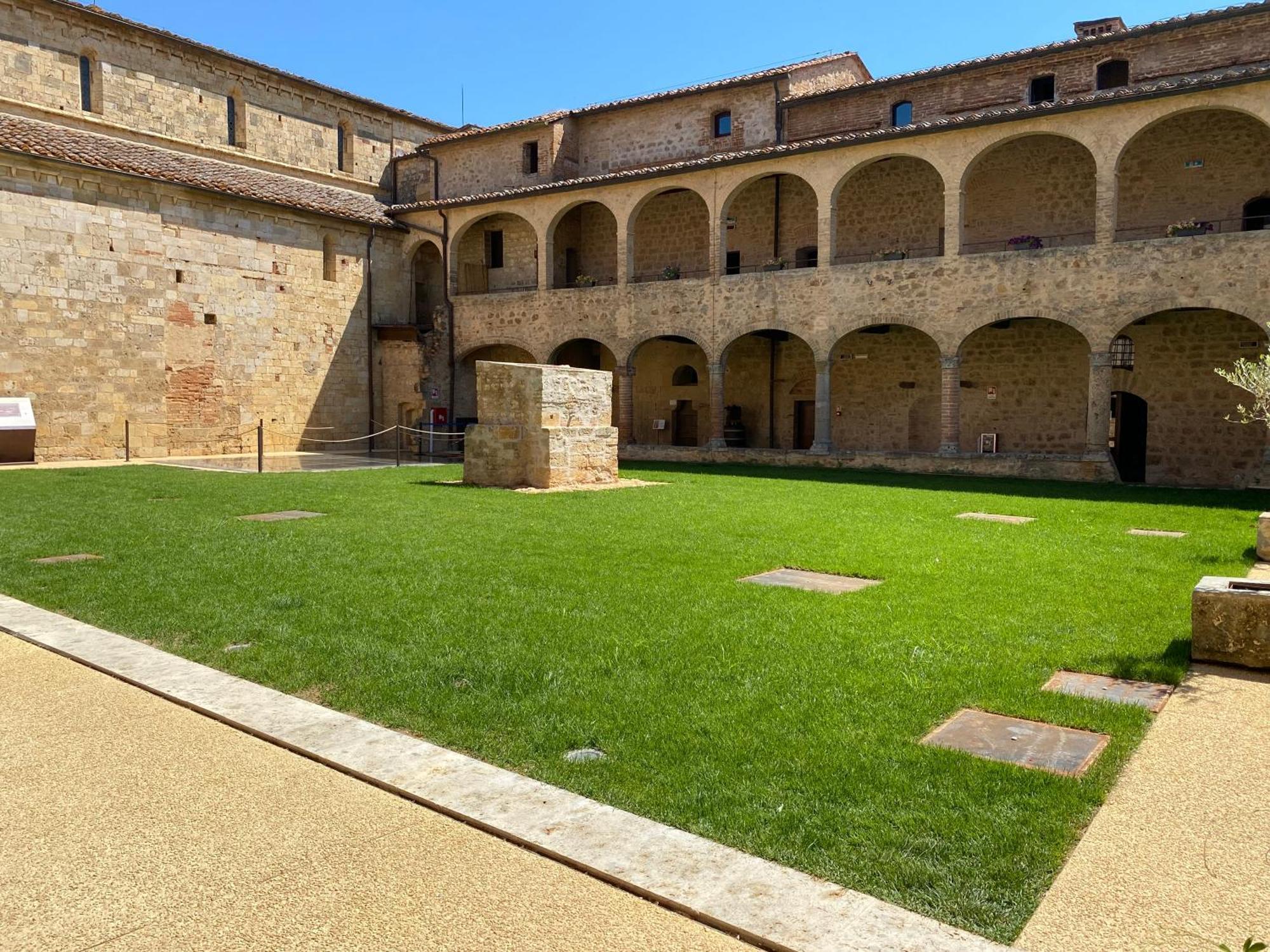 Ostello Contessa Ava Dei Lambardi Monteriggioni Luaran gambar