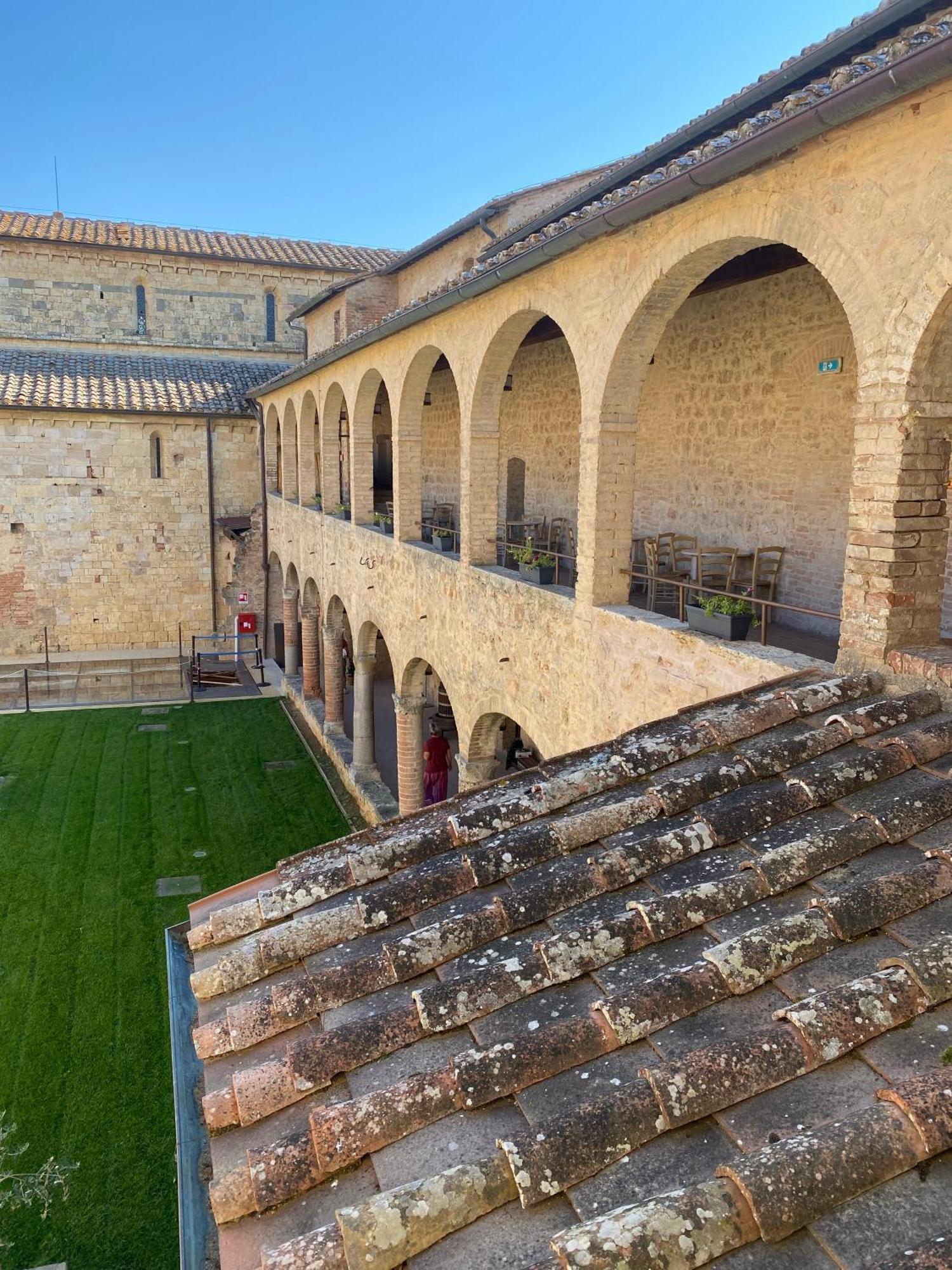 Ostello Contessa Ava Dei Lambardi Monteriggioni Luaran gambar