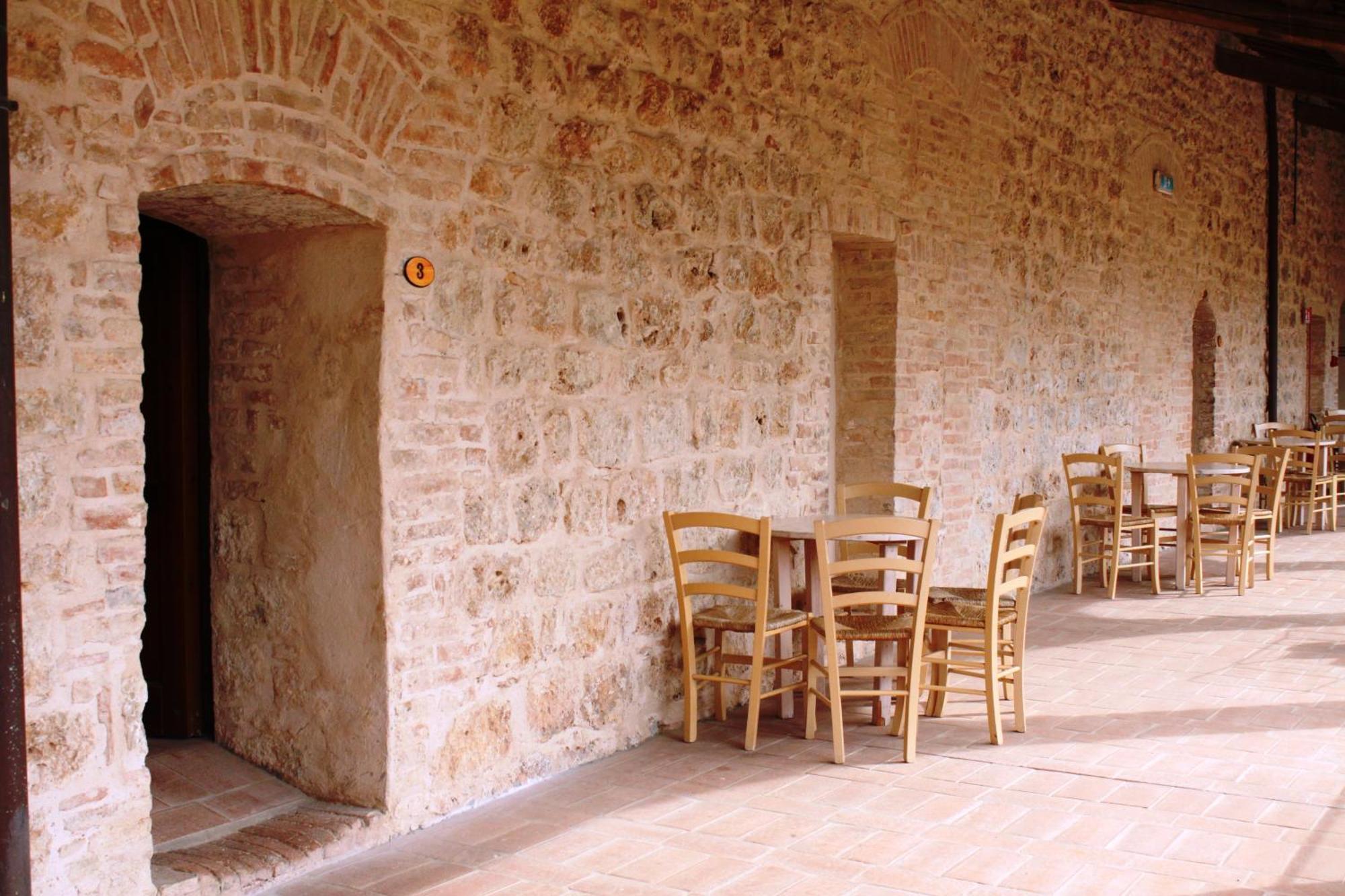 Ostello Contessa Ava Dei Lambardi Monteriggioni Luaran gambar