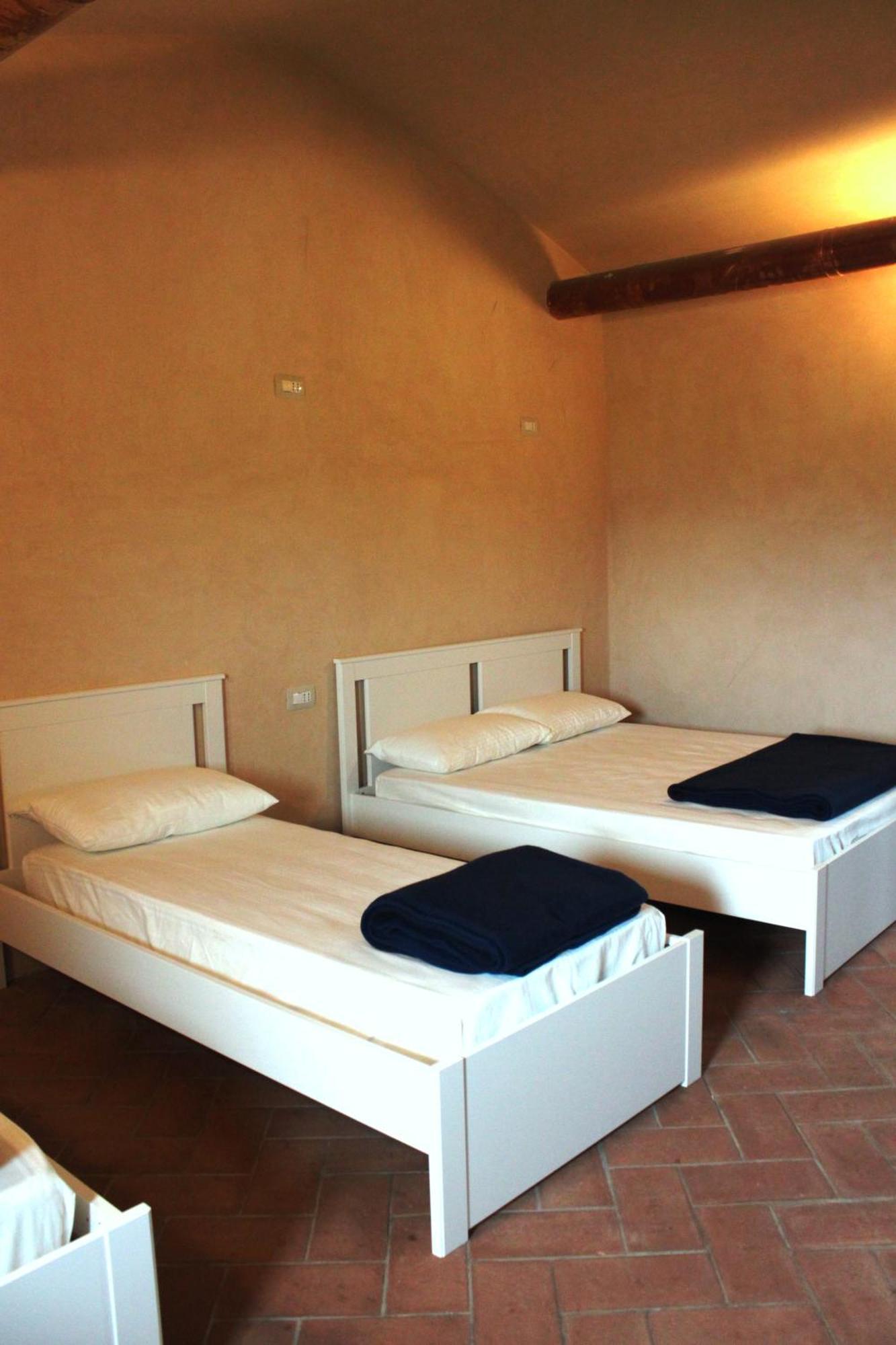 Ostello Contessa Ava Dei Lambardi Monteriggioni Luaran gambar